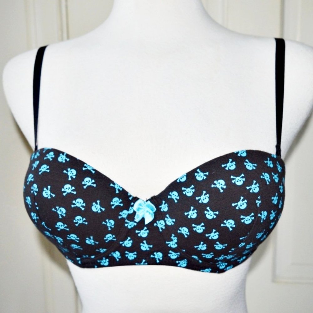BRAND NEW NEVER BEEN WORN BLACK BRA BLUE SKULLS PATTERN REMOVABLE STRAPS 34C